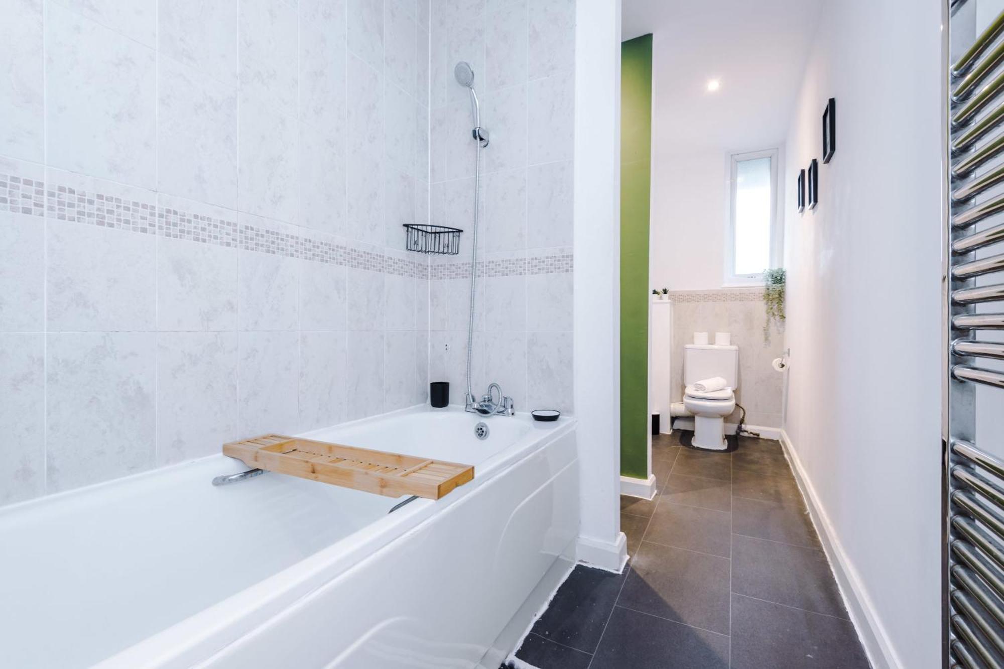 Rest&Recharge At A Spacious Townhouse By The Etihad Villa Manchester Luaran gambar