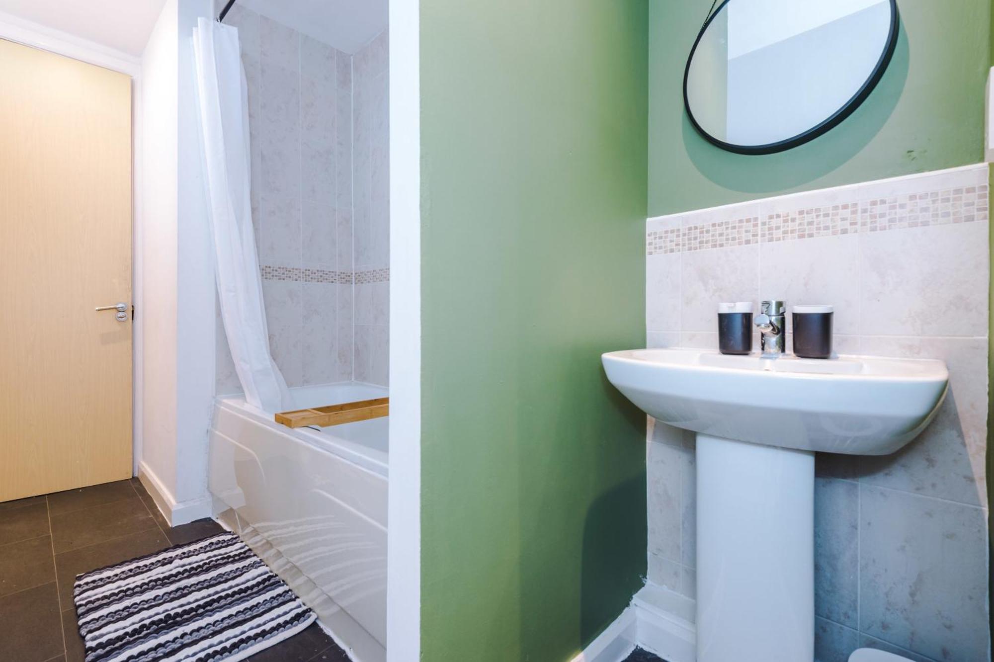 Rest&Recharge At A Spacious Townhouse By The Etihad Villa Manchester Luaran gambar