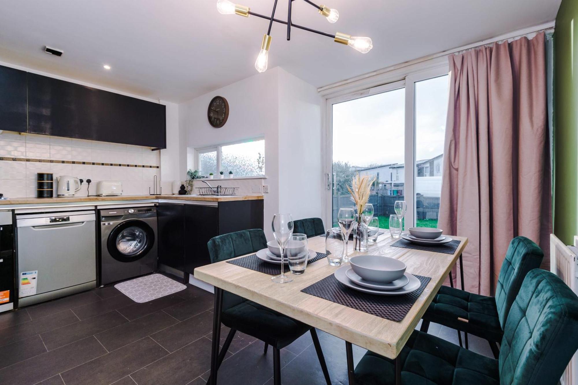 Rest&Recharge At A Spacious Townhouse By The Etihad Villa Manchester Luaran gambar